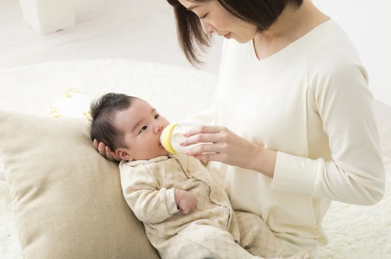 Lượng sữa cho bé 5 tháng tuổi: bí quyết đảm bảo dinh dưỡng cho bé yêu của bạn