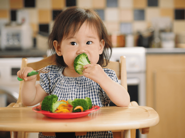 Gan của trẻ em có khả năng tự phục hồi và thải độc hiệu quả nếu được nuôi dưỡng bằng chế độ ăn khoa học 
